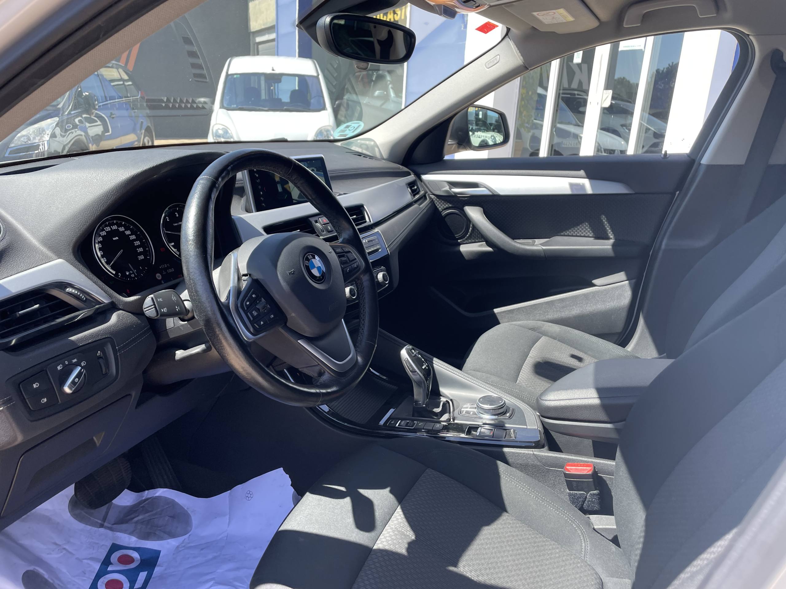 
								BMW X2 full									