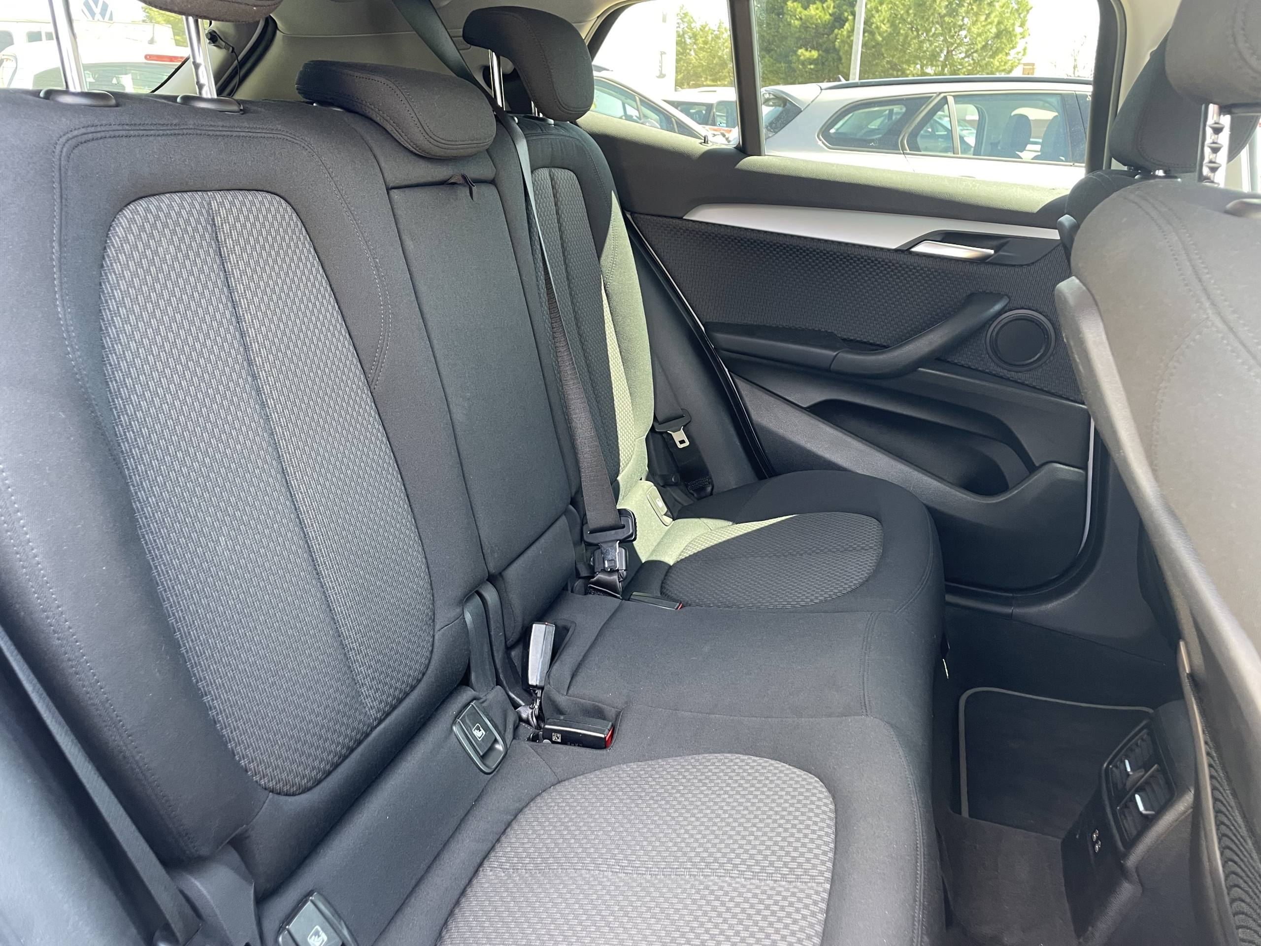 
								BMW X2 full									