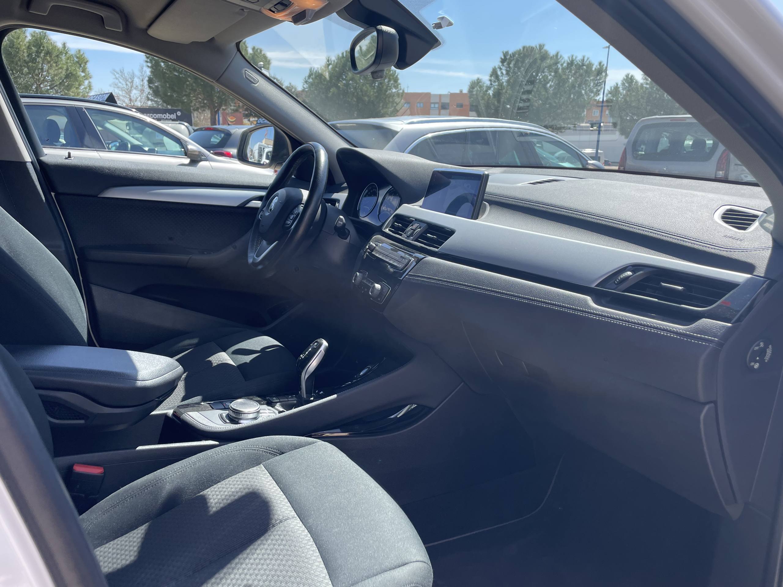 
								BMW X2 full									