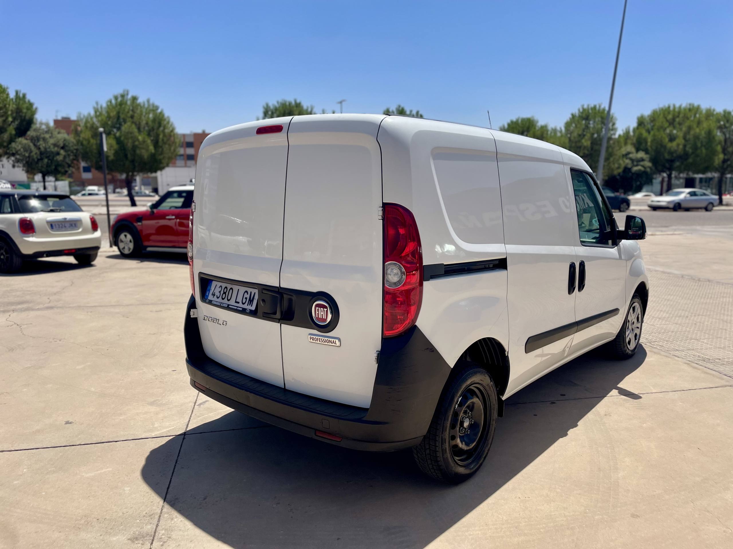 
								FIAT DOBLO full									