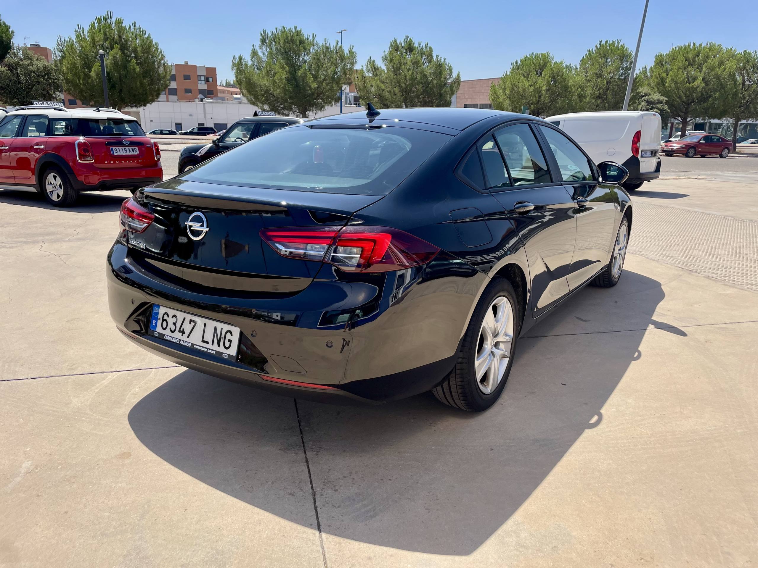 
								OPEL INSIGNIA full									