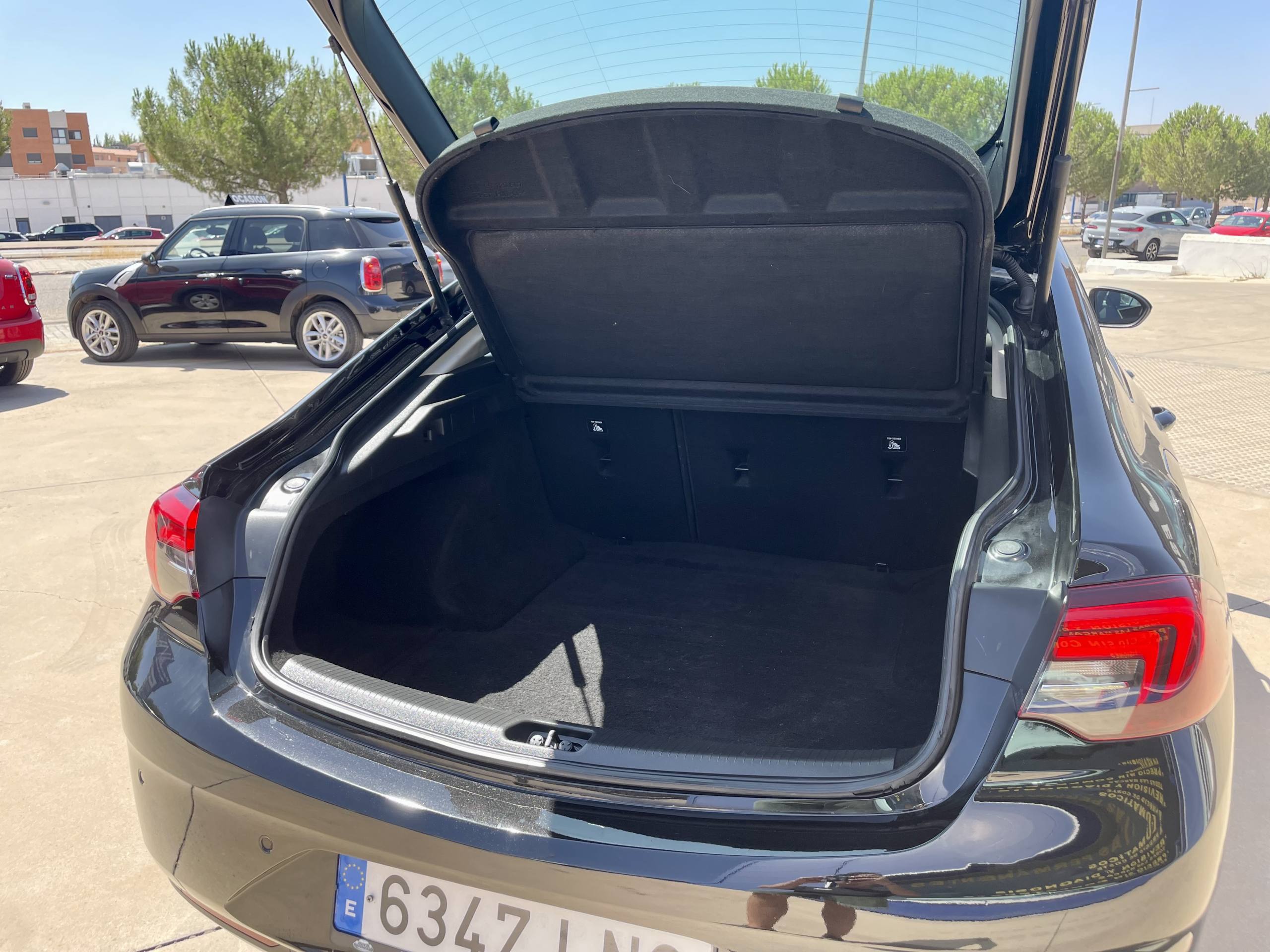 
								OPEL INSIGNIA full									