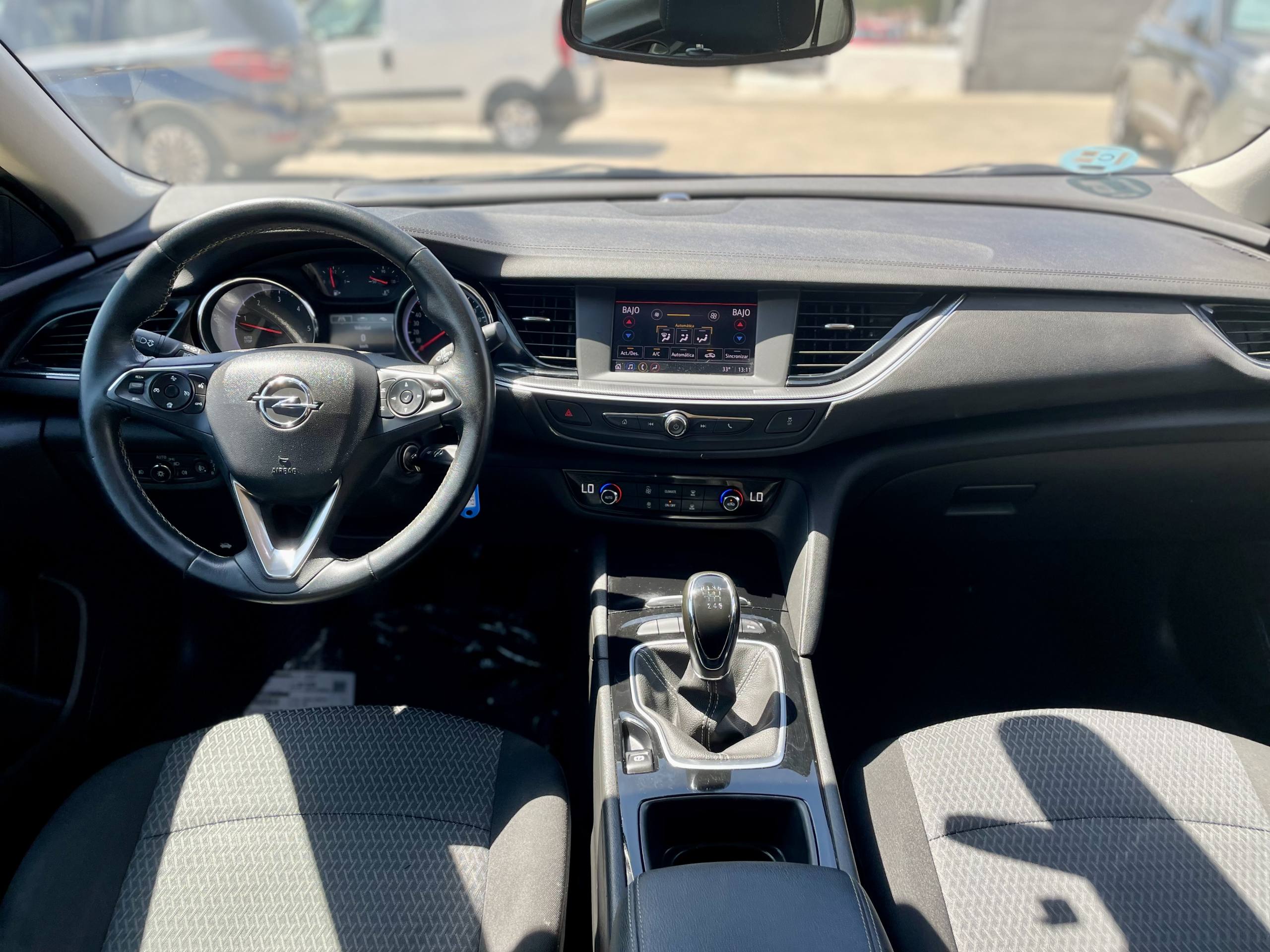 
								OPEL INSIGNIA full									