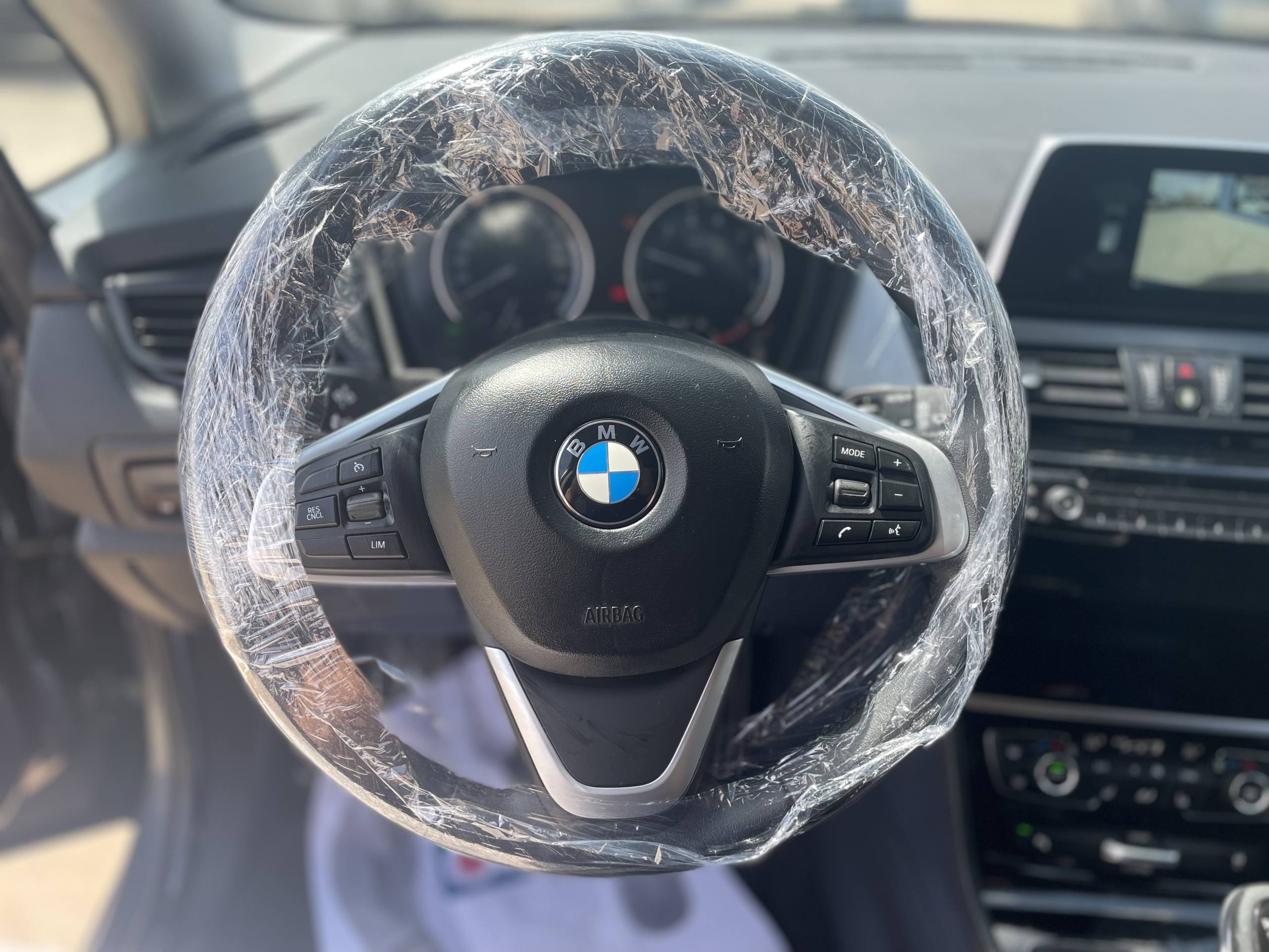 
								BMW 218I full									