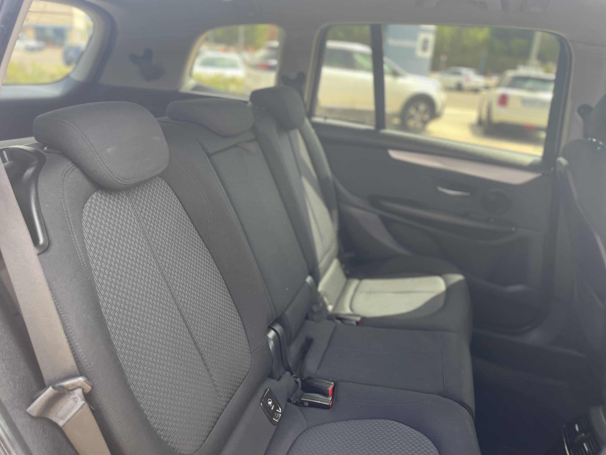 
								BMW 218I full									