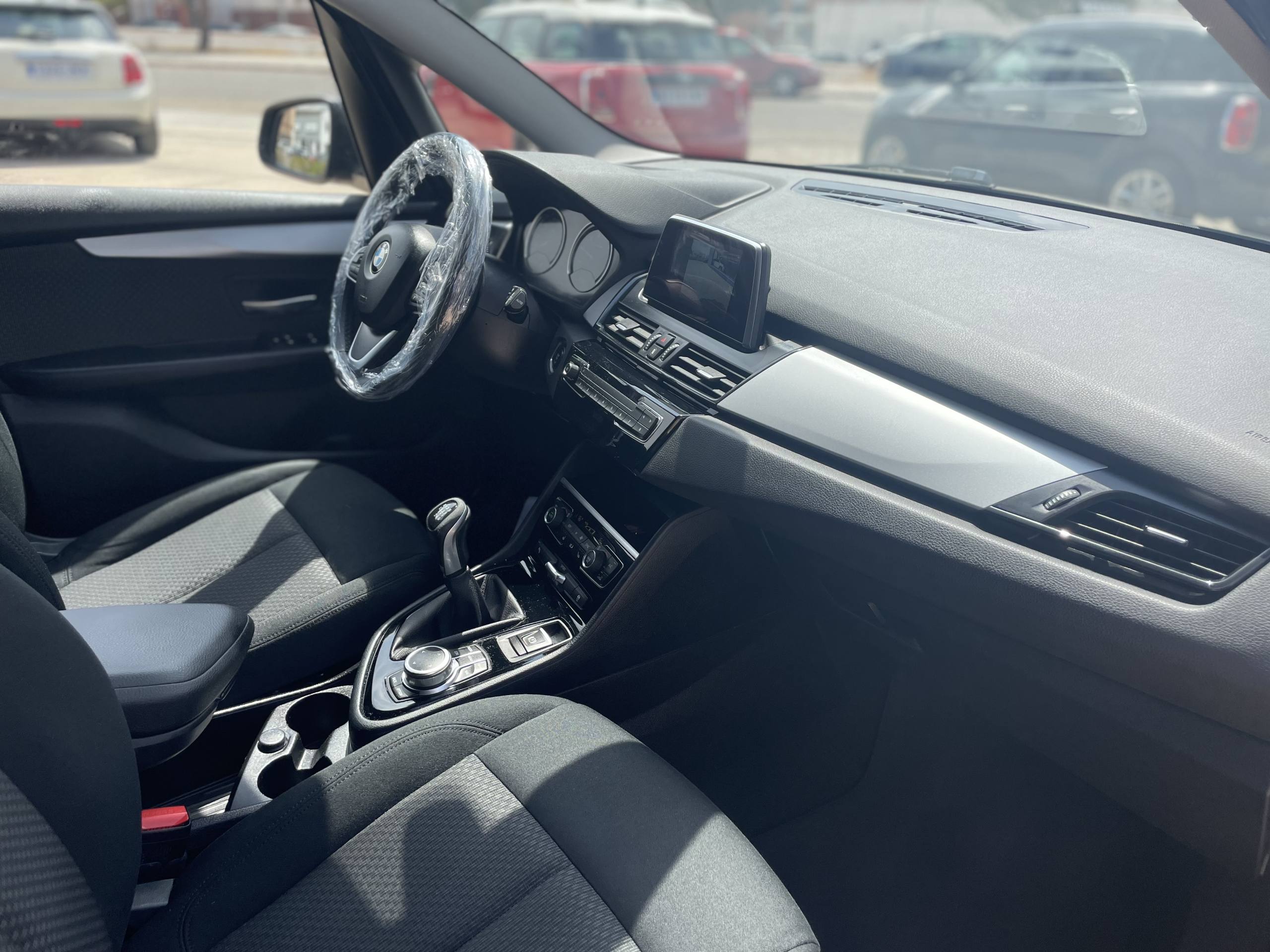 
								BMW 218I full									