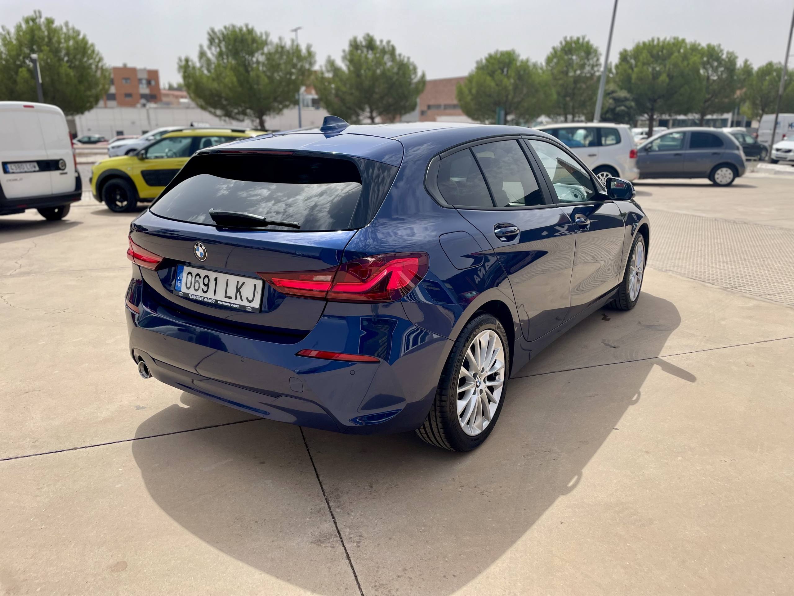
								BMW 118I full									