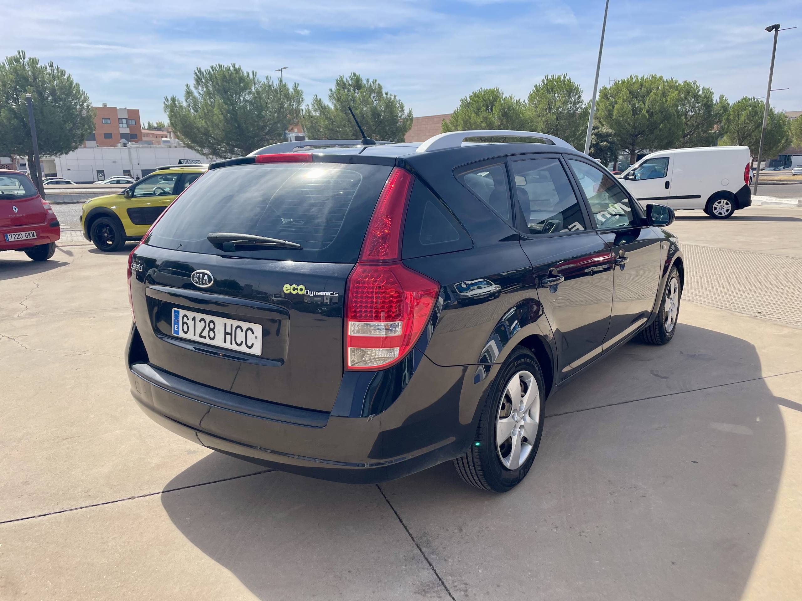 
								KIA CEED full									