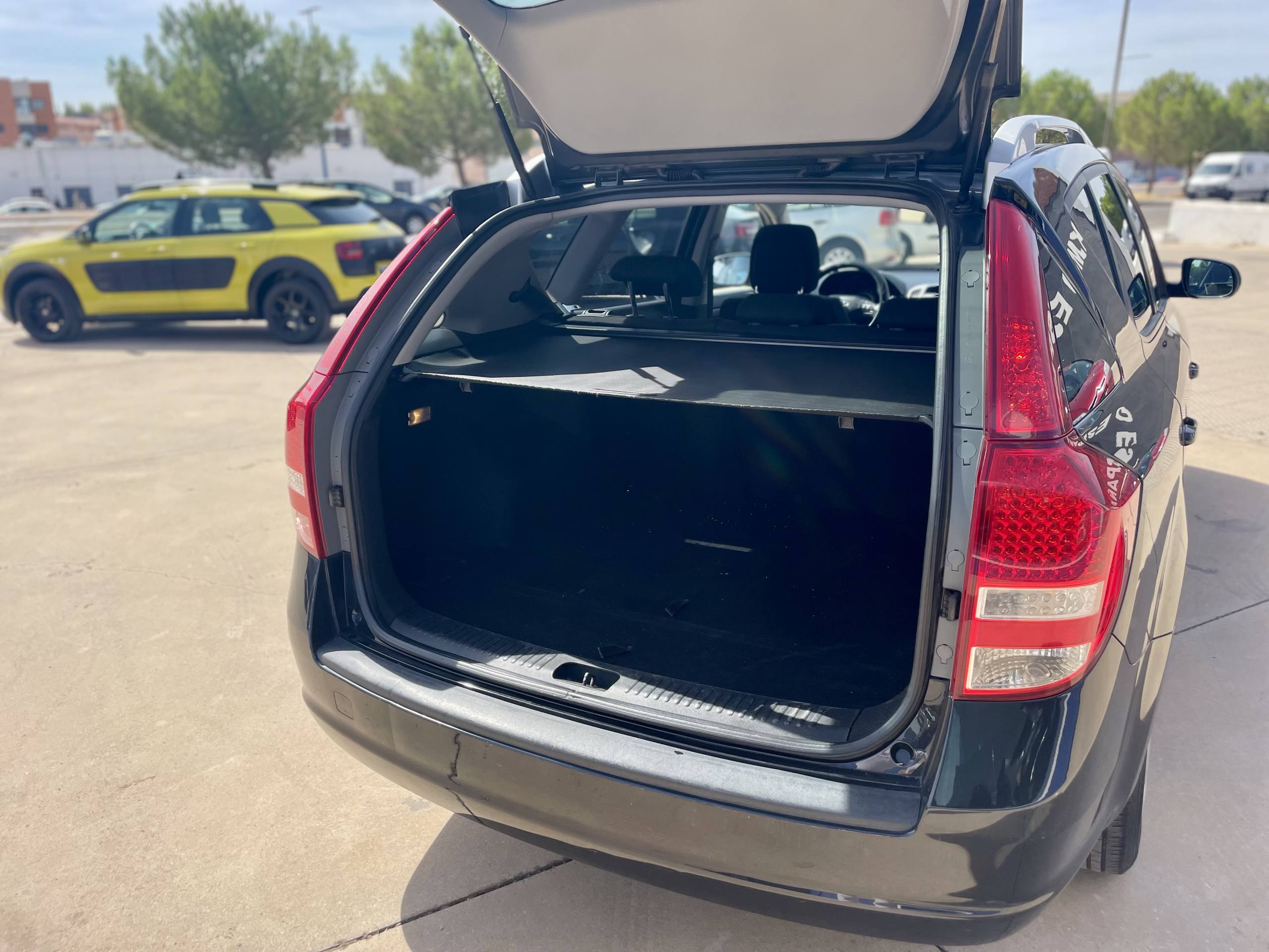 
								KIA CEED full									