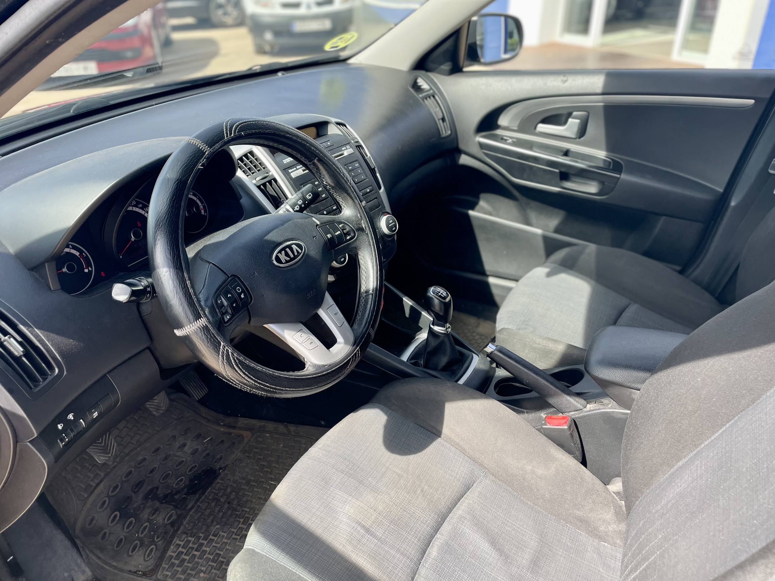 
								KIA CEED full									