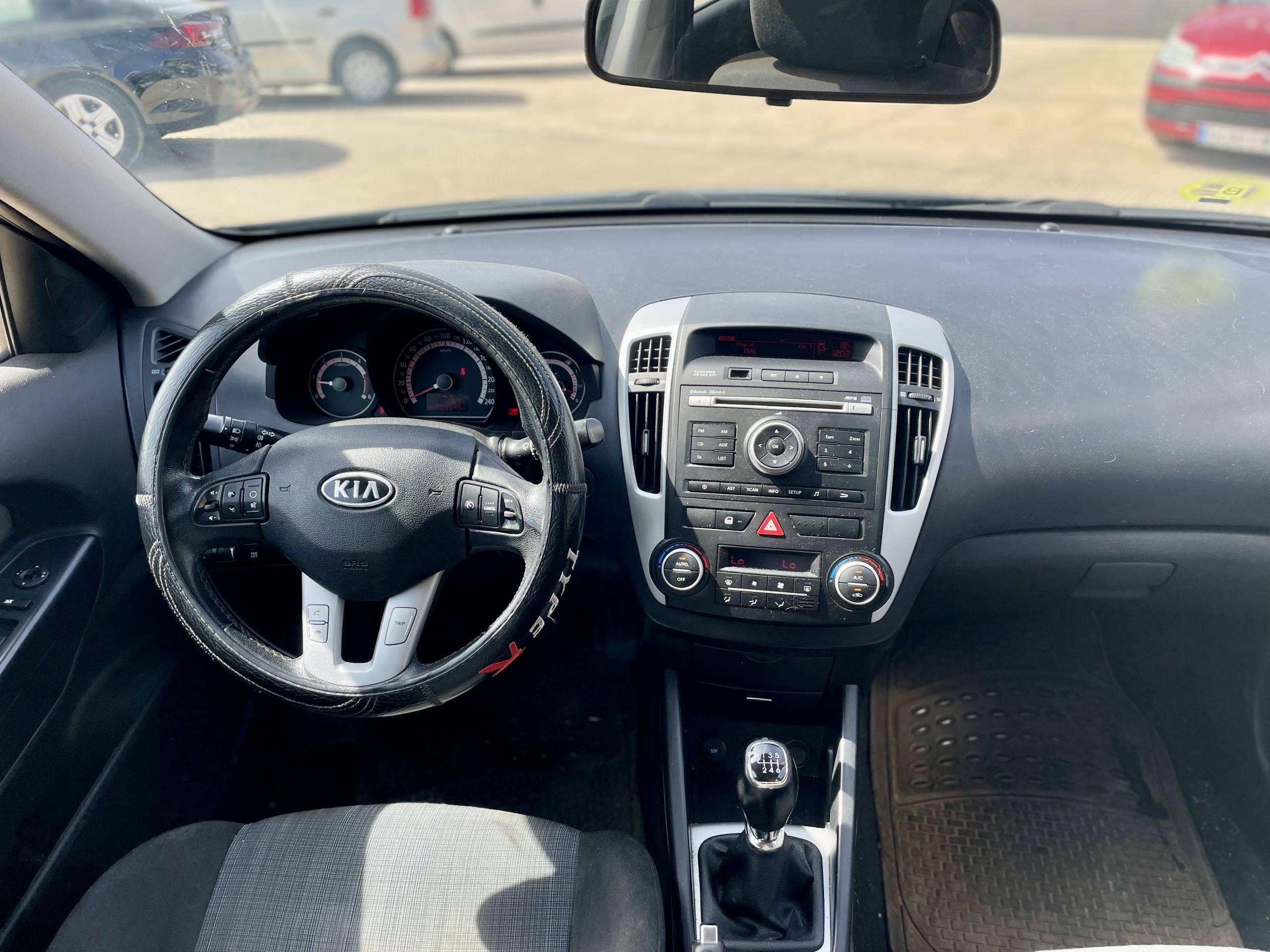 
								KIA CEED full									