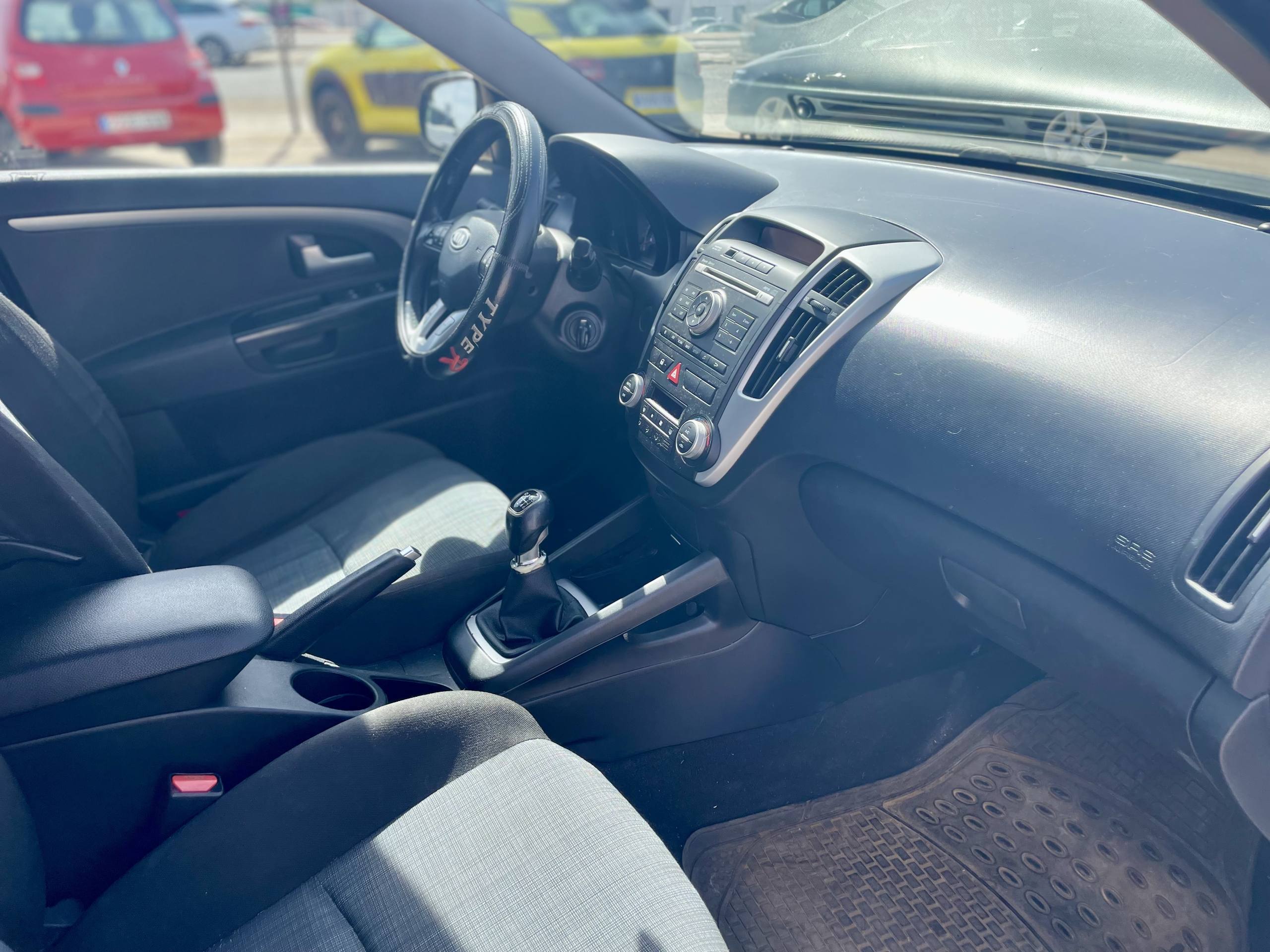 
								KIA CEED full									